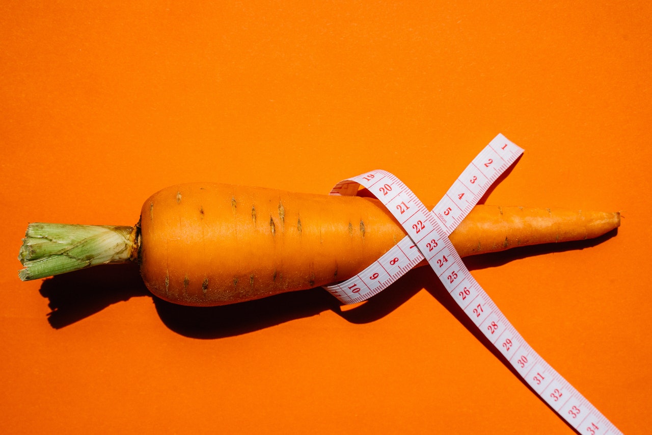Пищевая ценность моркови: можно ли поправиться, употребляя данный корнеплод?