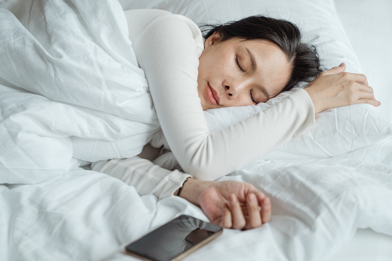 Нестача сну — збільшення ваги: ​​як недосипання впливає на наш апетит