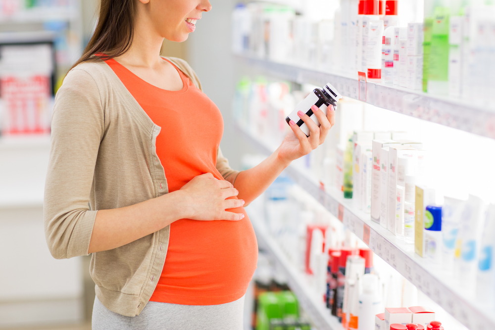 Какими лекарствами нельзя лечить простуду при беременности?