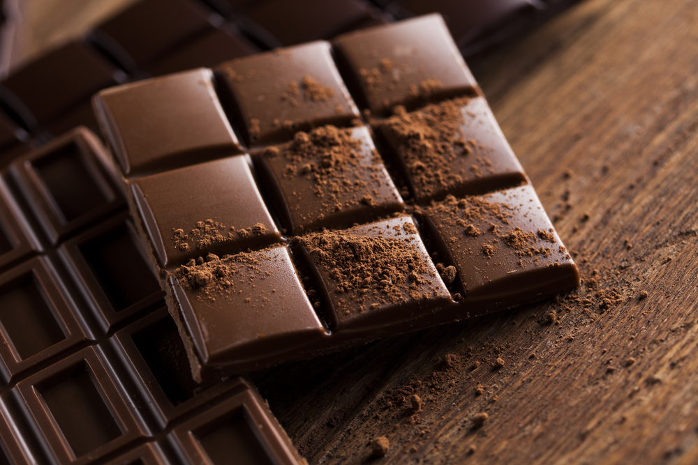 Чорний шоколад зберігається довше інших видів