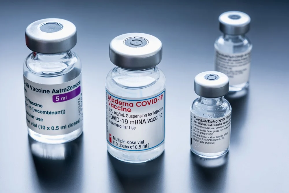 Сравнение эффективности вакцин Pfizer, Moderna и Johnson & Johnson против COVID-19: какую делать лучше?